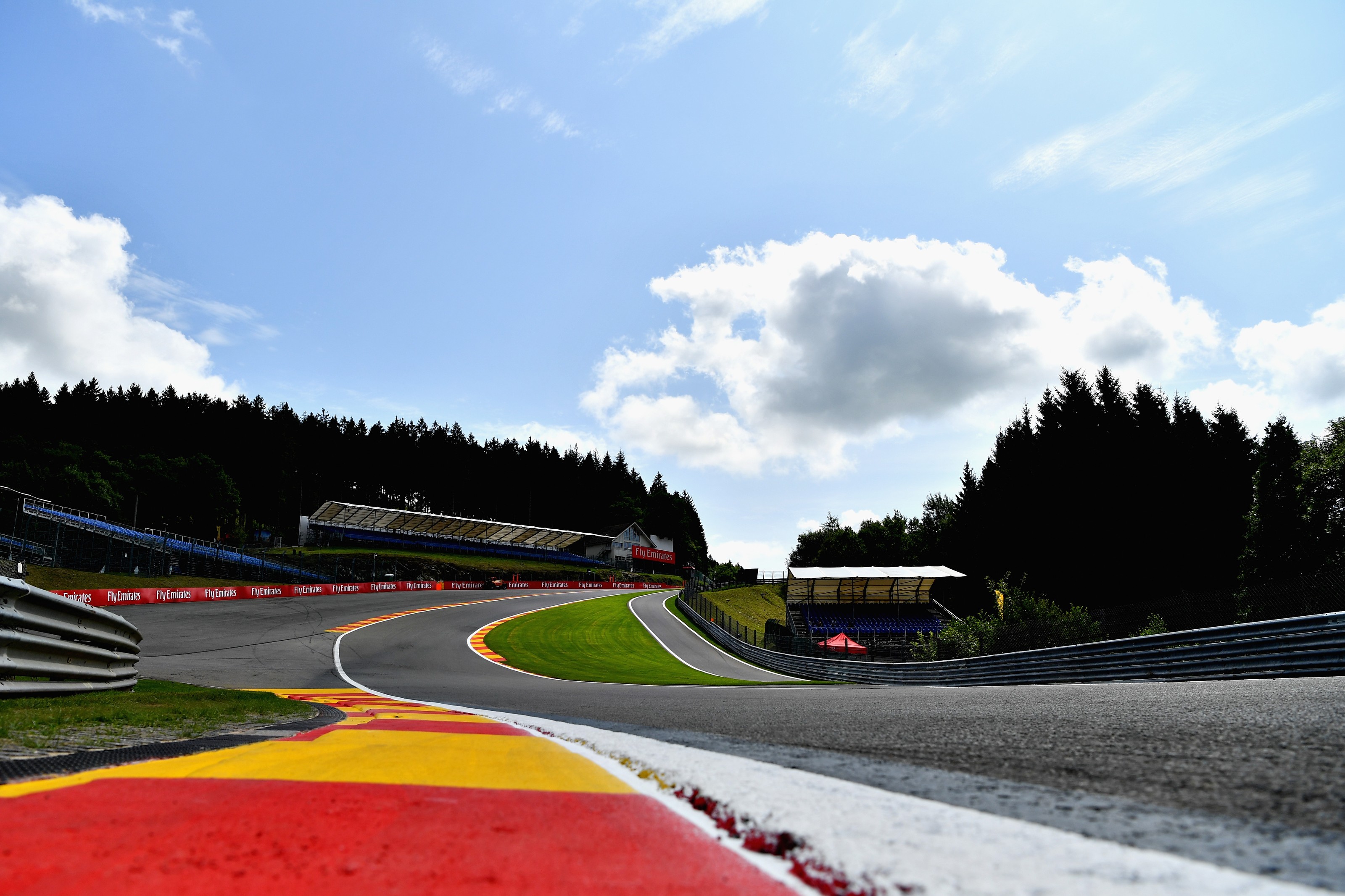 eau_rouge